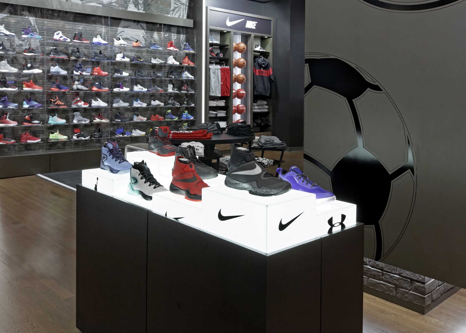 Nike store outlet sherway